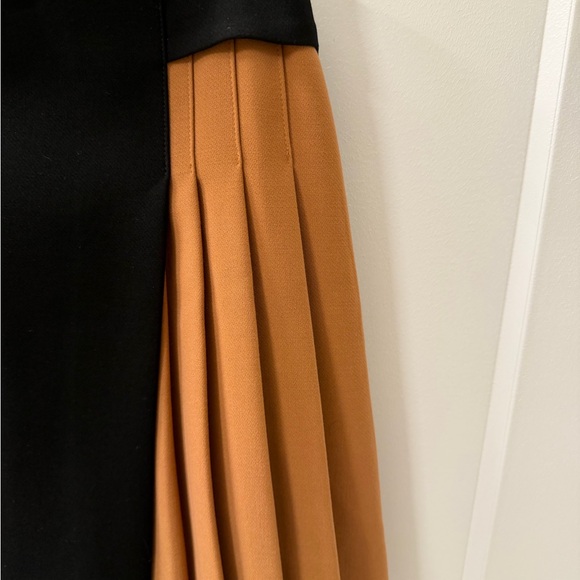 Alice + Olivia Toni Black and Camel Asymmetrical Skirt - Picture 4 of 6